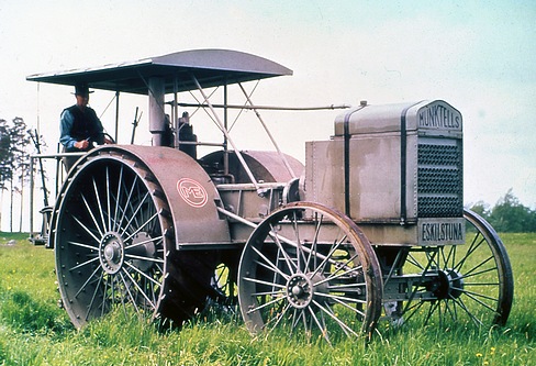 Gammal traktor